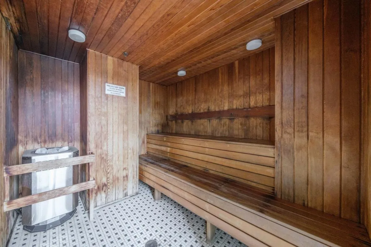 Image 2 of Sub-Penthouse Apartment with Jacuzzi Pool & Sauna