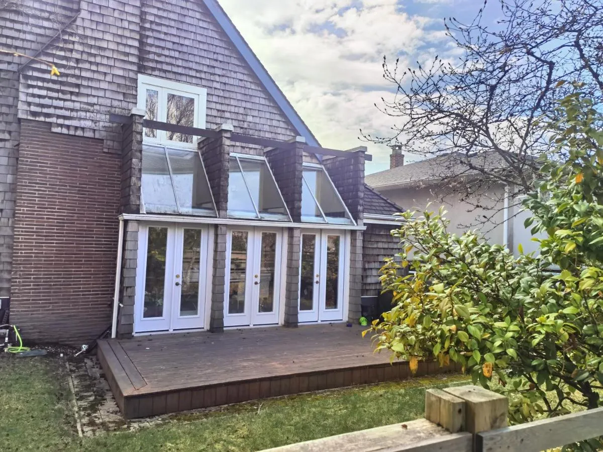 Image 5 of Sunny and cozy art-house. No share.