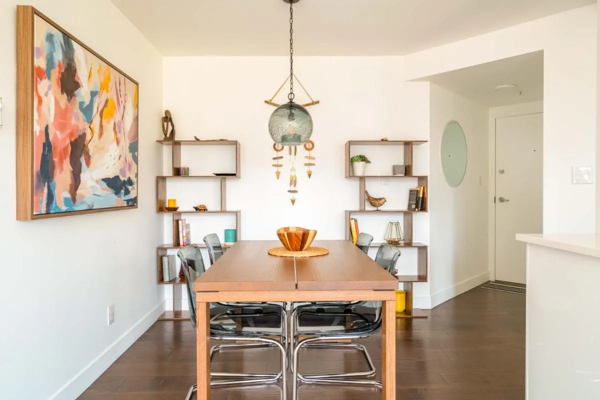 Image 2 of Sunset Beach Walk 2BD+2BA+1PRK Yaletown