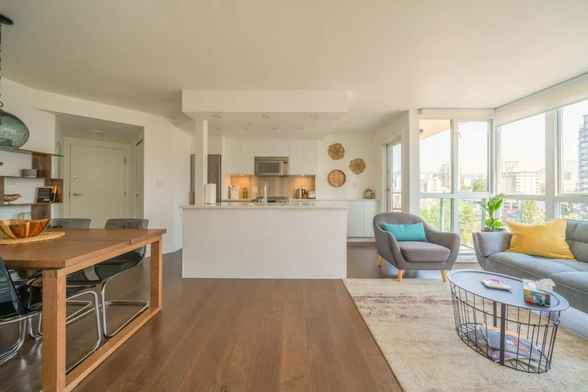 Image 5 of Sunset Beach Walk 2BD+2BA+1PRK Yaletown
