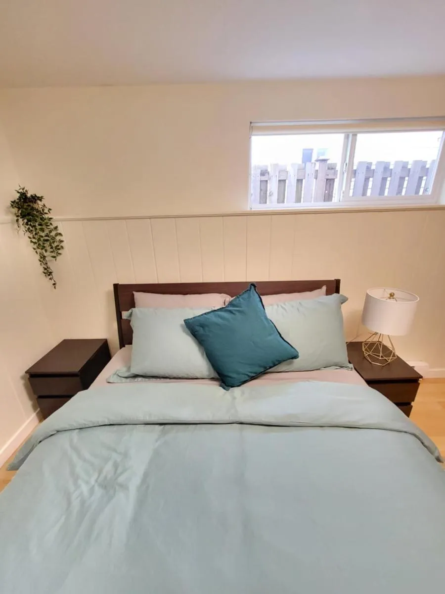 Image 3 of Sunshine Suite