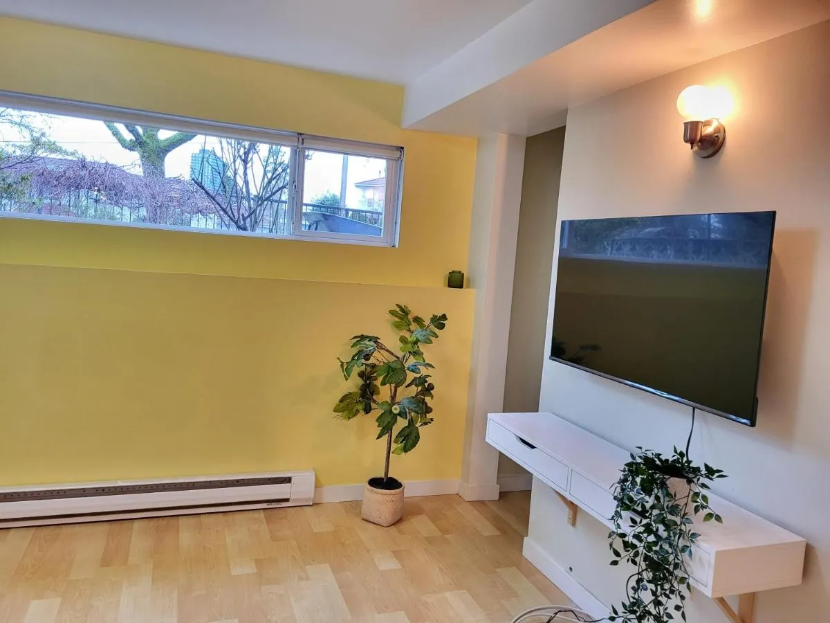 Image 2 of Sunshine Suite