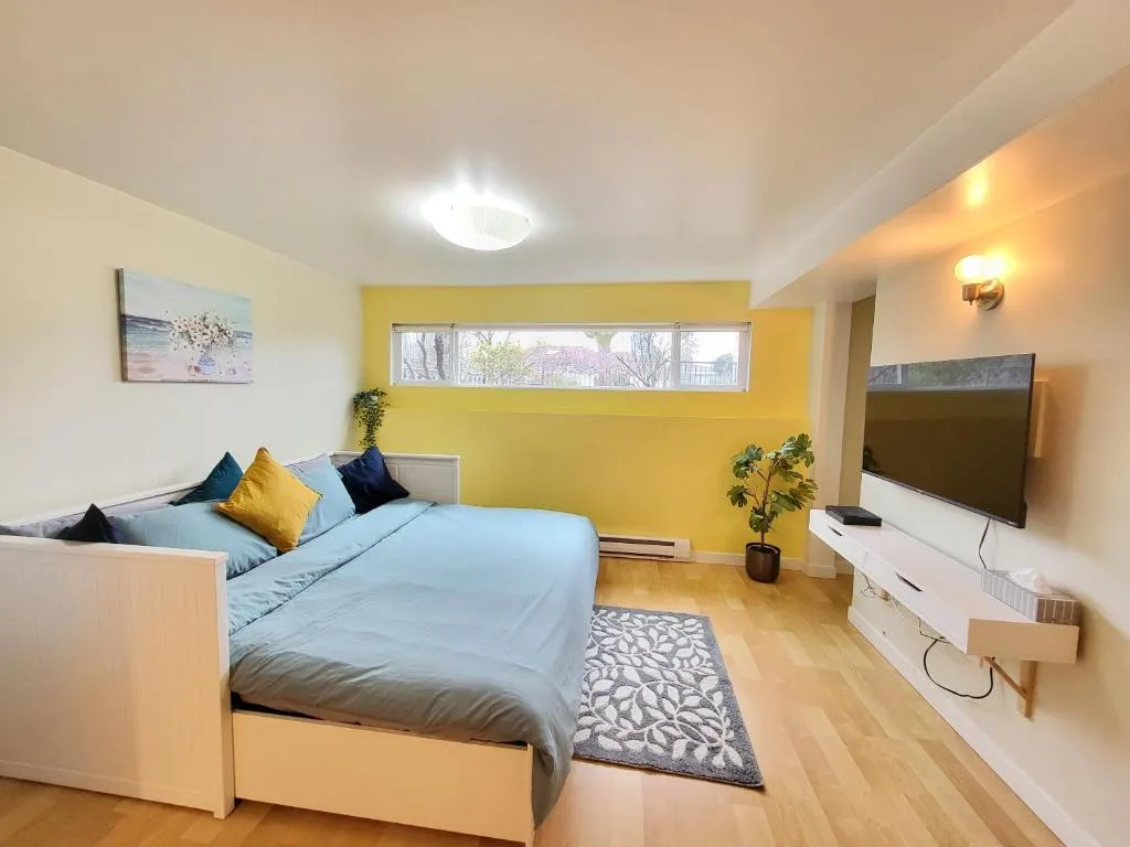 Image of Sunshine Suite