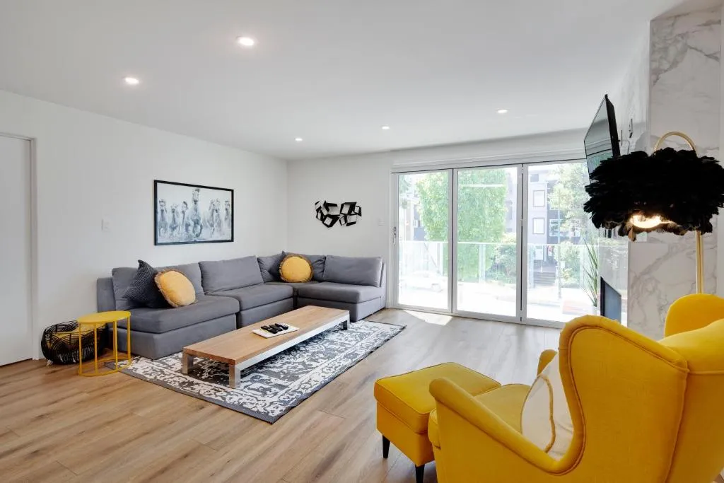 Image of Three Bedroom on the Edge of Downtown with AC