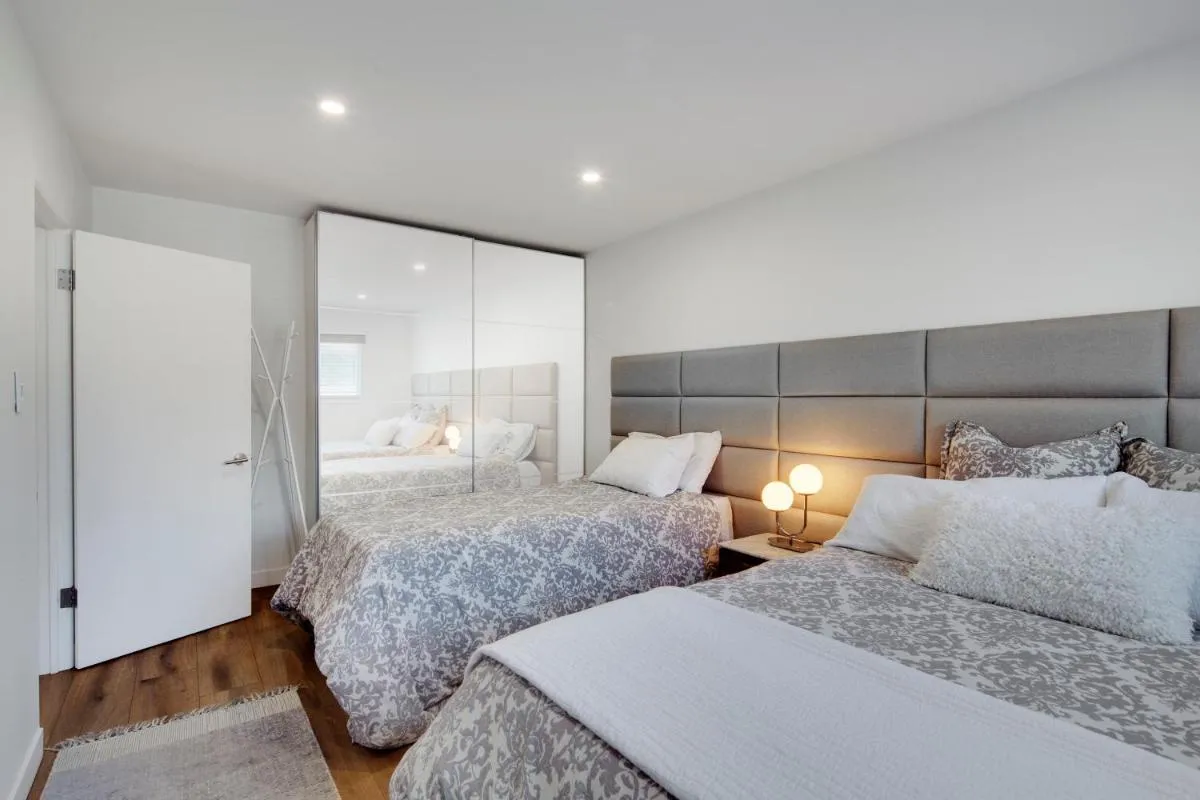 Image 2 of Three Bedroom on the Edge of Downtown with AC