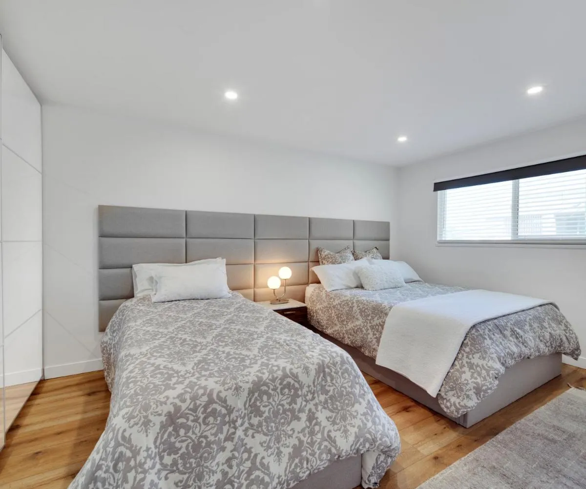 Image 4 of Three Bedroom on the Edge of Downtown with AC