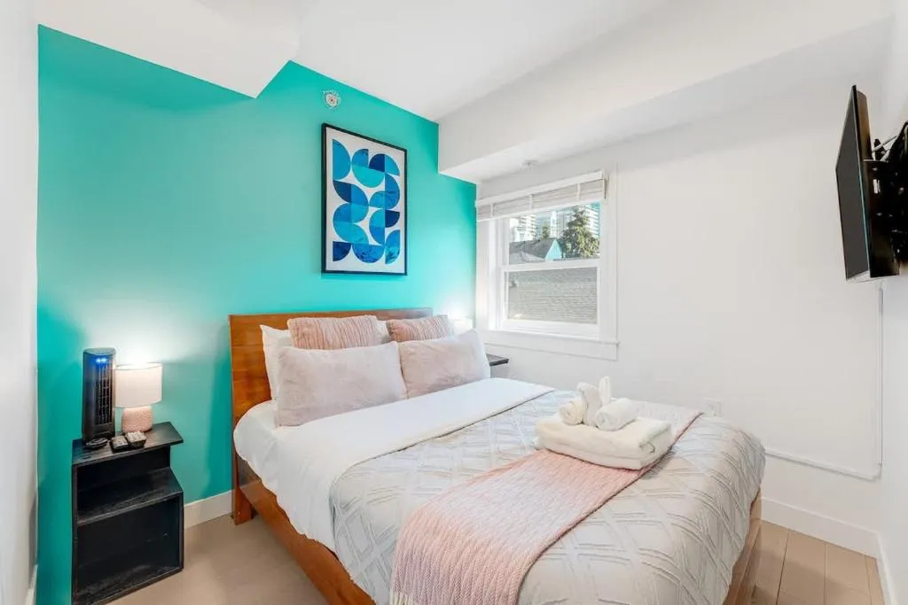 Image of Trendy Condo in West End Downtown w Free Parking