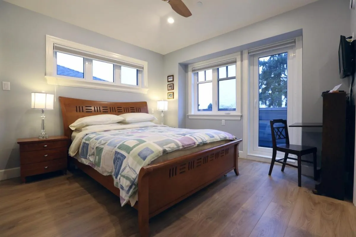 Image 6 of Vancouver Traveller B&B