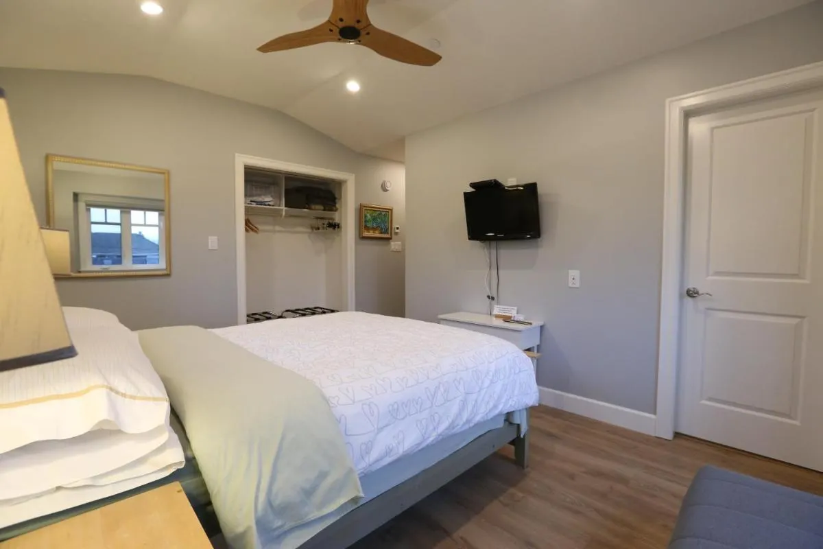Image 4 of Vancouver Traveller B&B