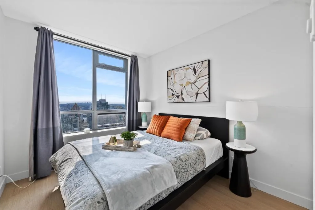 Image of Views to Inspire Charming Two Bedroom Apartment Overlooking the City and Majestic Ocean