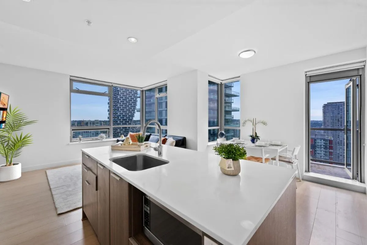 Image 4 of Views to Inspire Charming Two Bedroom Apartment Overlooking the City and Majestic Ocean