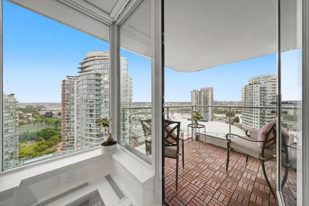 Image 6 of Water View Condo in Downtown Vancouver (2BR/2Bath)