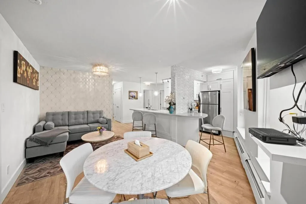 Image 5 of Water View Condo in Downtown Vancouver (2BR/2Bath)