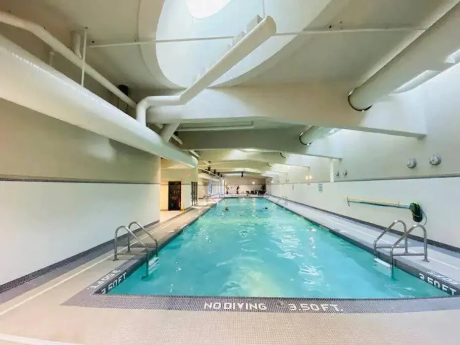 Image 3 of Water View Condo in Downtown Vancouver (2BR/2Bath)