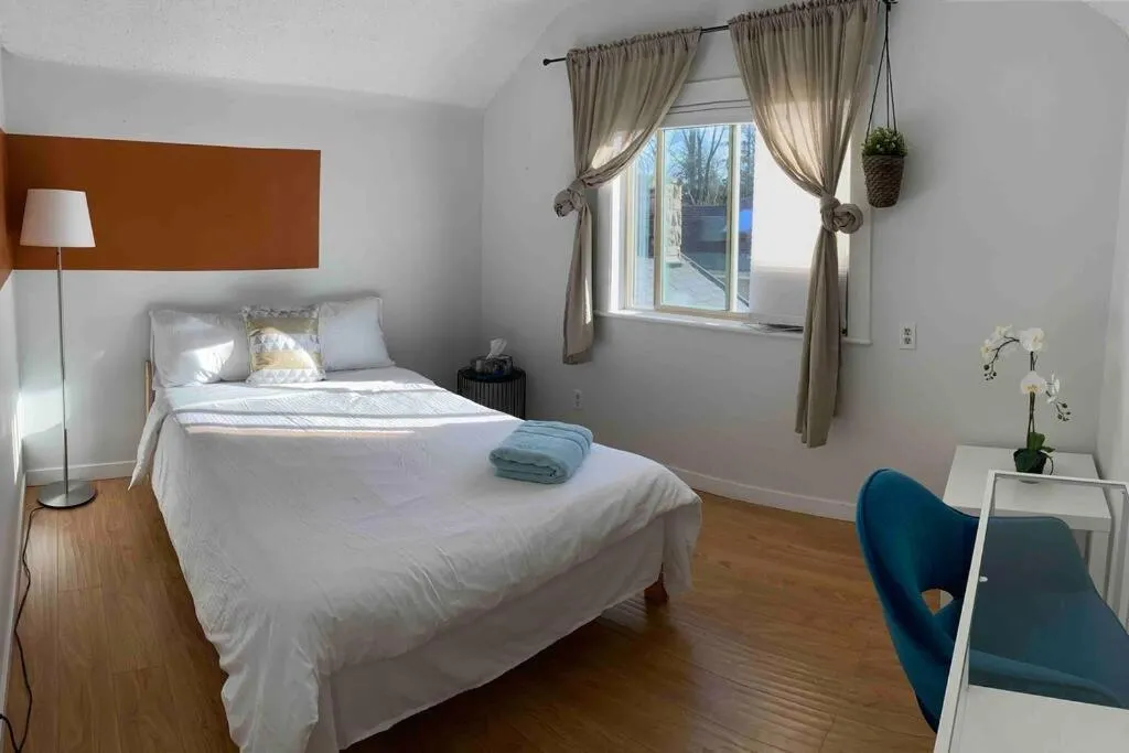 Image 4 of Westside Pool Home-8 min to Downtown, Yard Parking