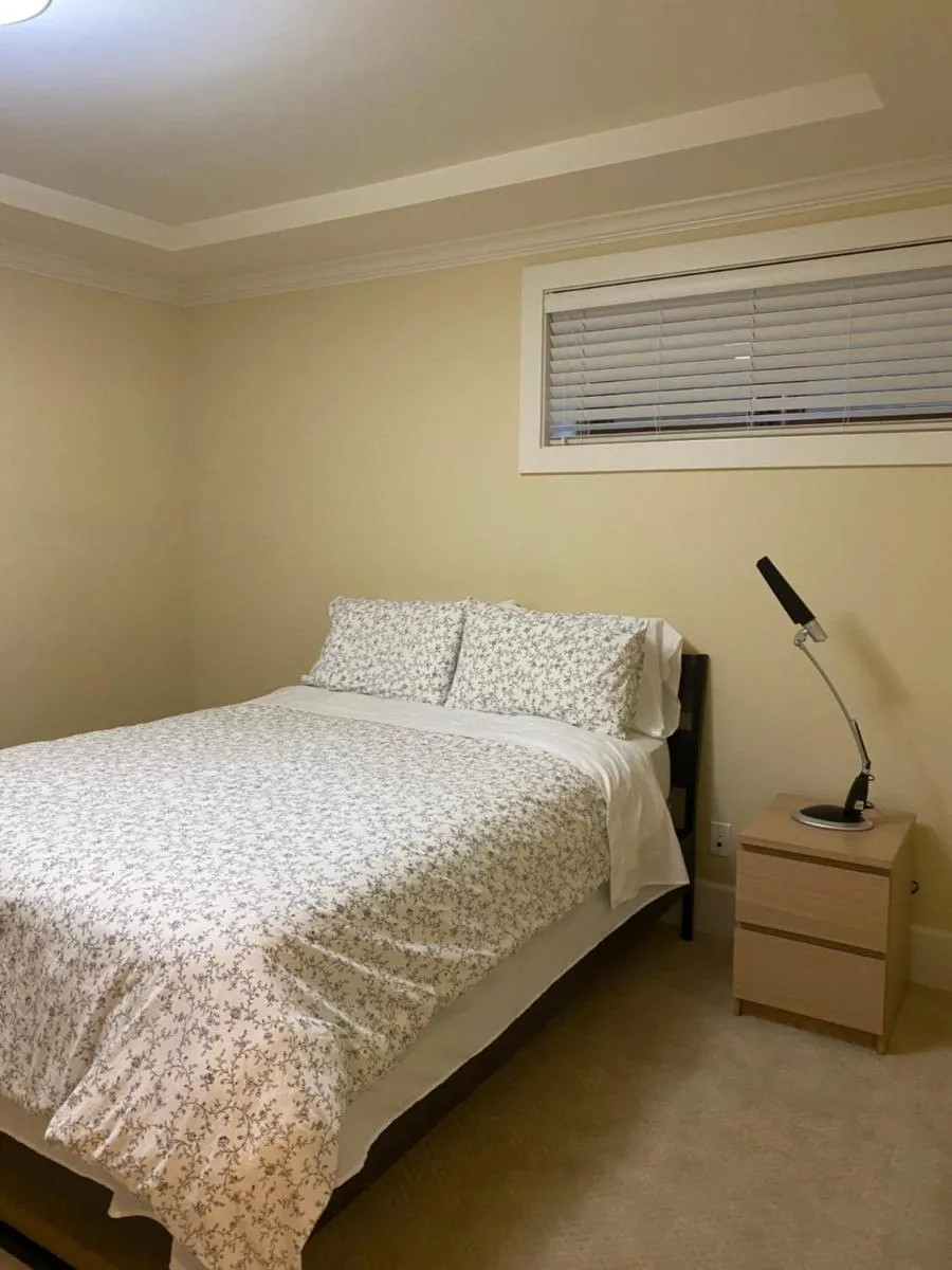 Image 1 of spacious modern new suite