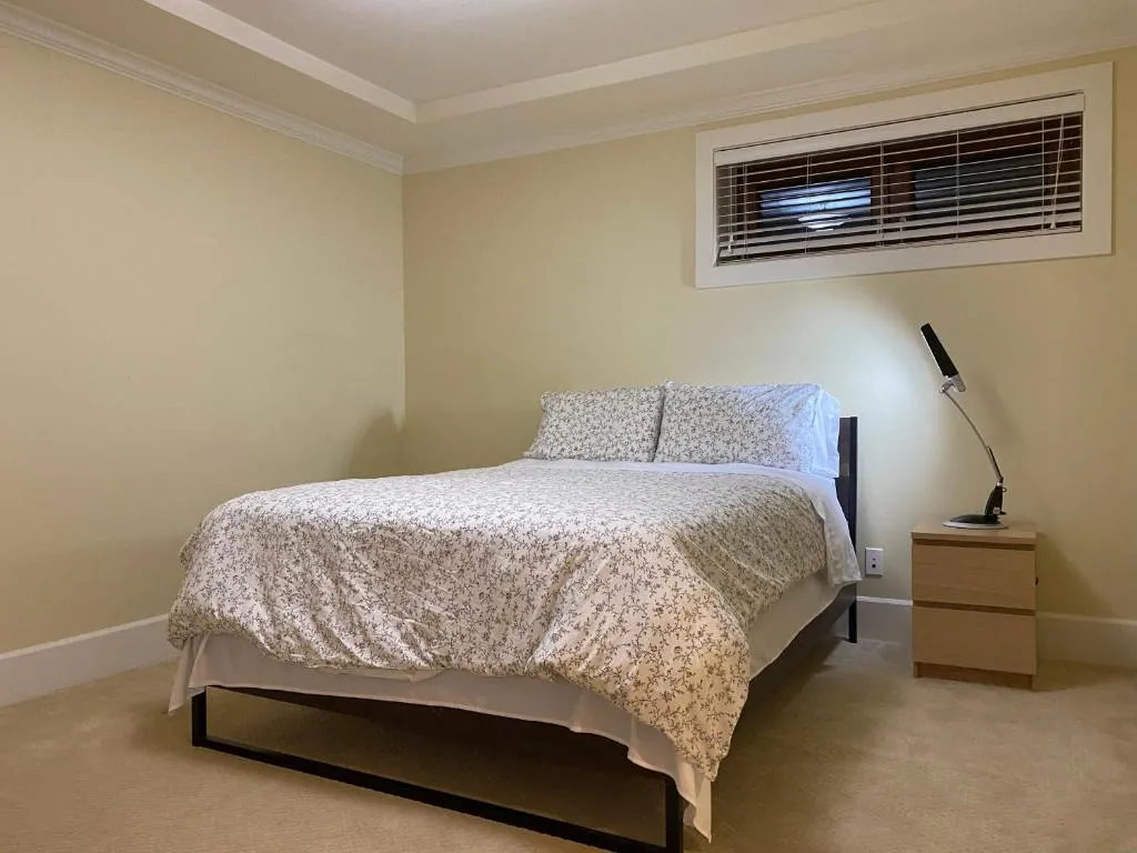 Image of spacious modern new suite