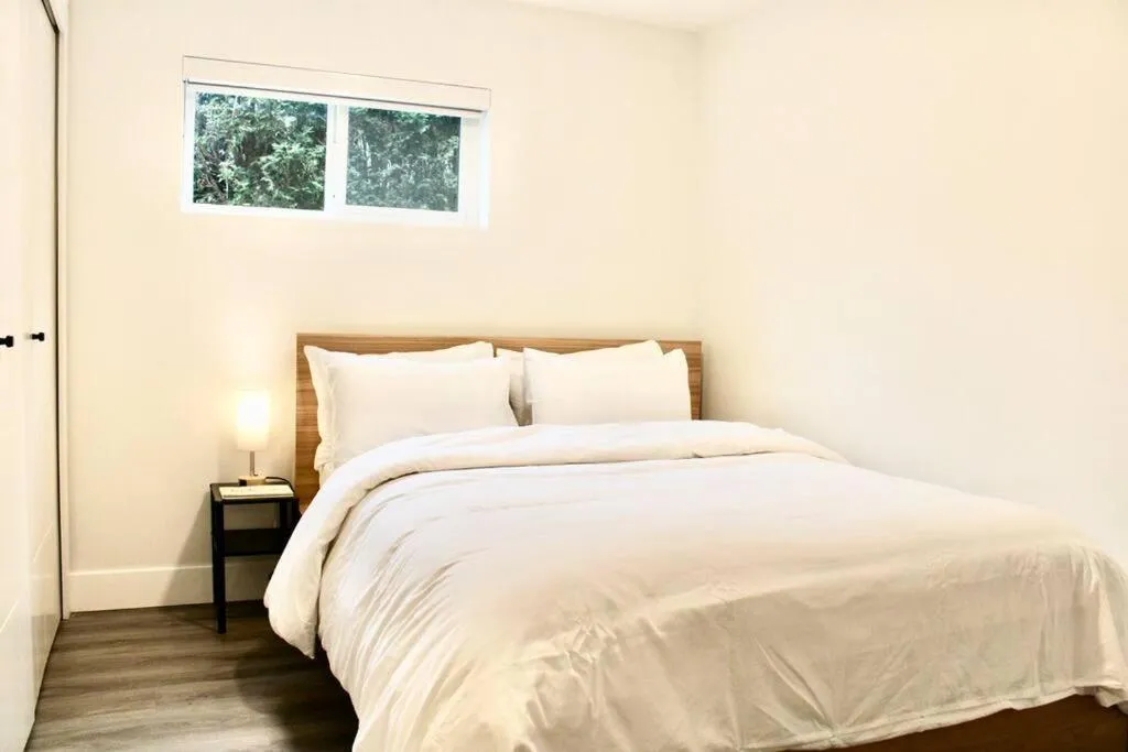 Image 1 of 2BDR Stylish Comfort Parkside