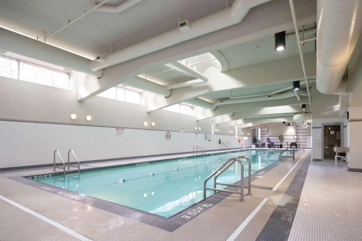 Image 3 of 2 Bedroom Apartment with Sauna & Pool Next to Mall