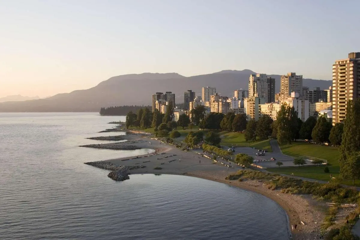 Image 5 of Amazing Location – 2BDRM/2BATH – right on Robson