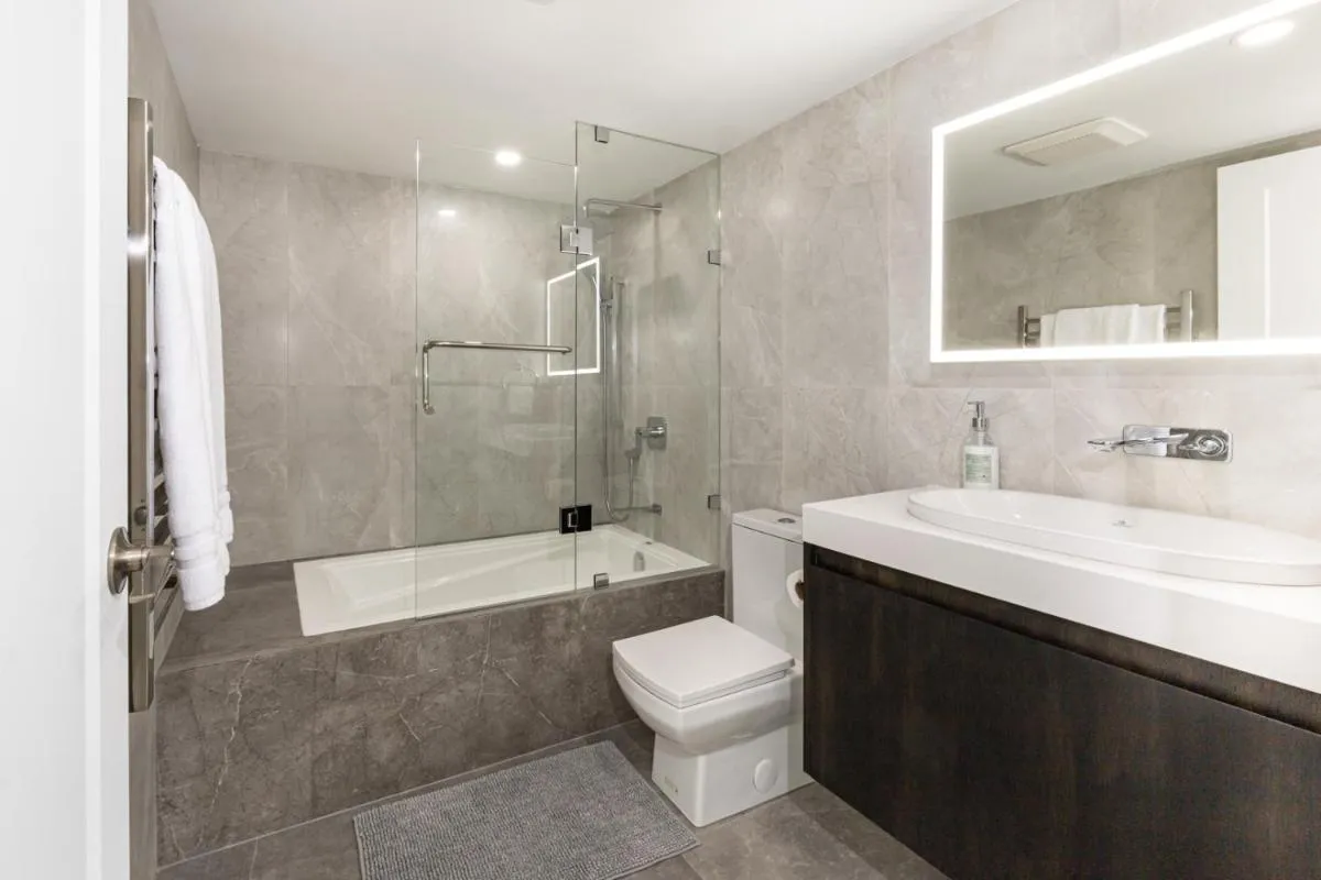 Image 2 of Amazing Location – 2BDRM/2BATH – right on Robson