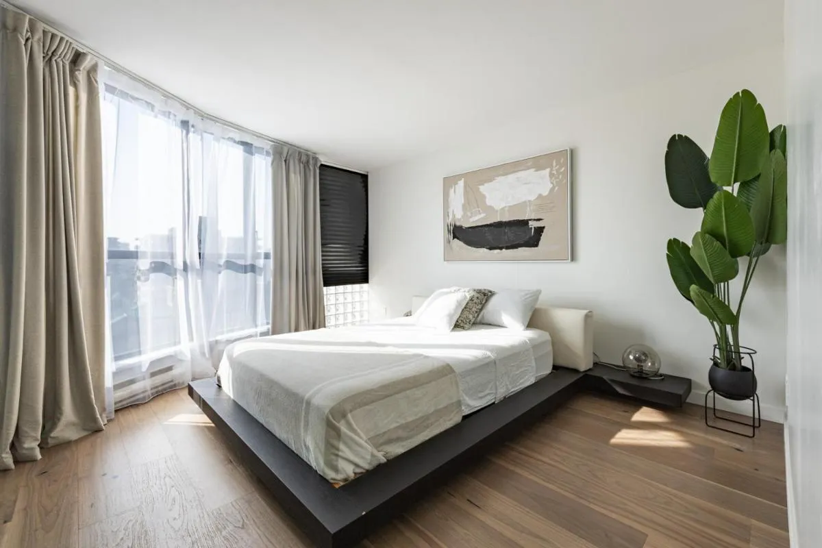 Image 6 of Amazing Location – 2BDRM/2BATH – right on Robson