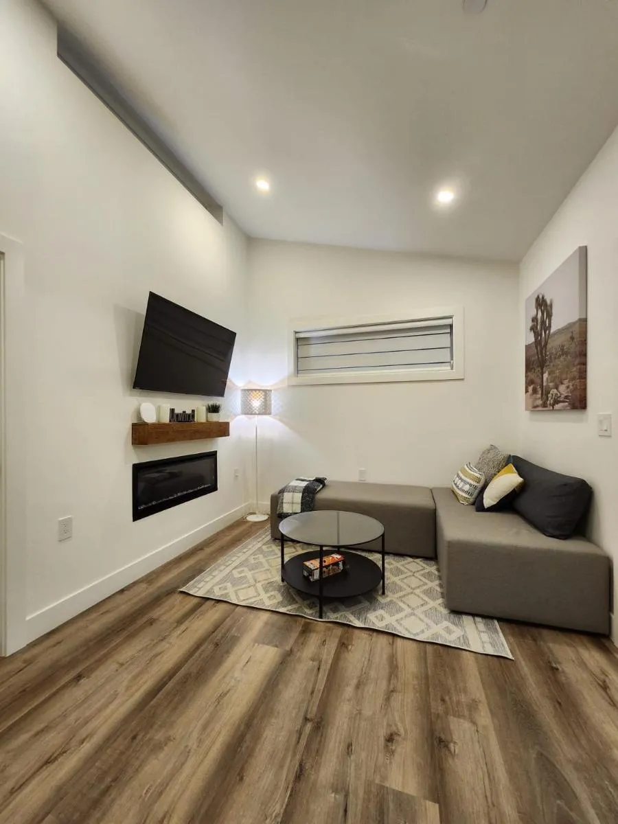 Image 4 of Central & Modern Whole House in Vancouver