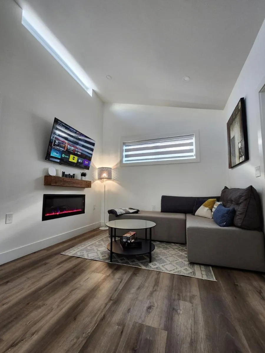 Image 5 of Central & Modern Whole House in Vancouver