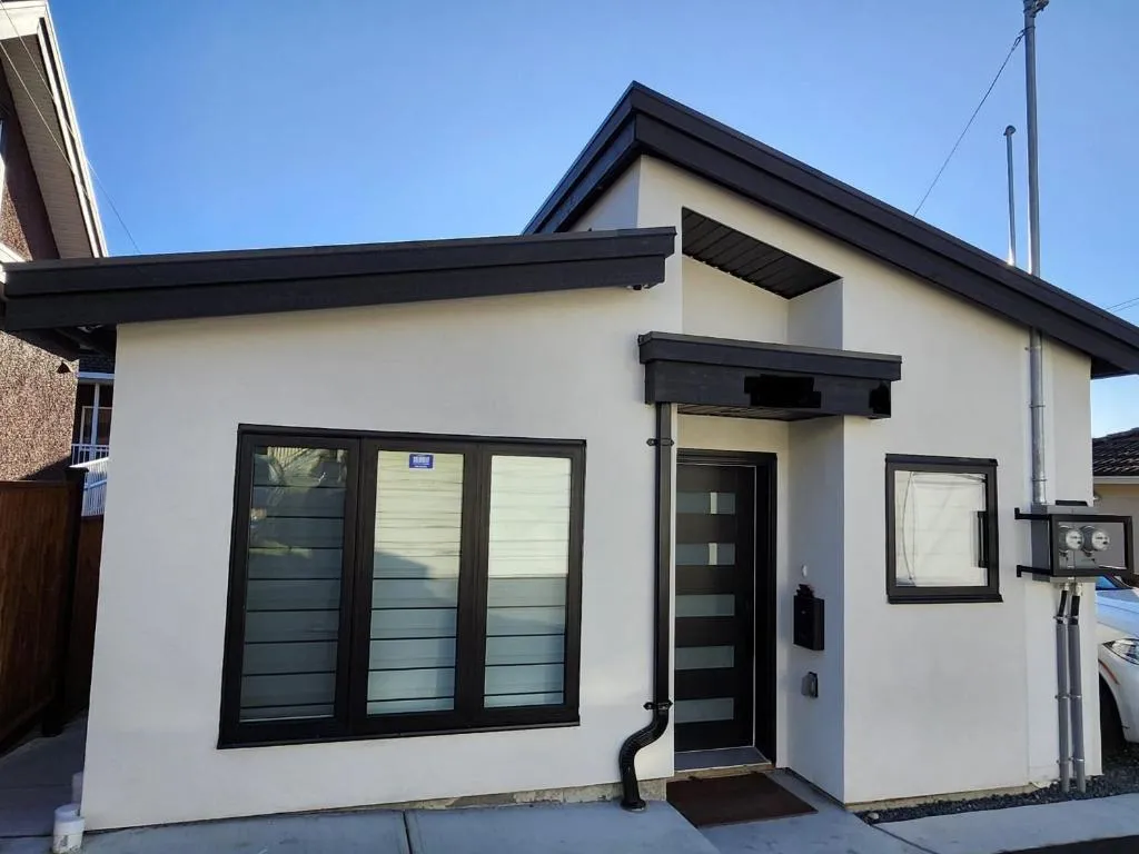 Image of Central & Modern Whole House in Vancouver