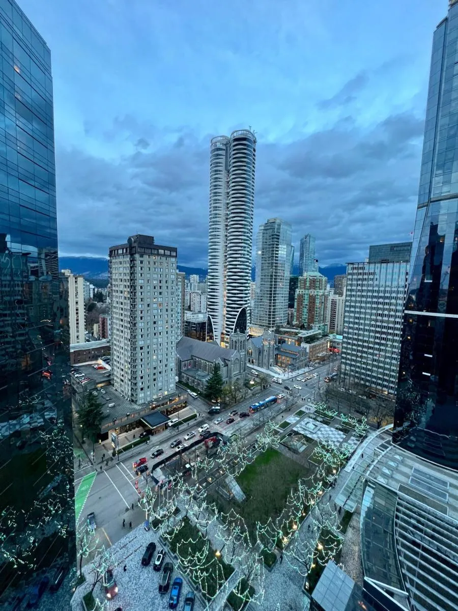 Image 4 of City Retreat With Views in the Heart of Downtown