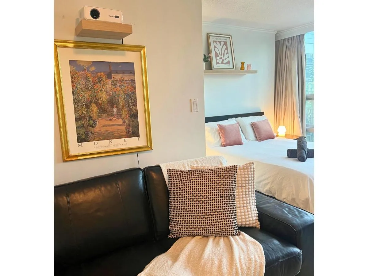 Image 2 of City Retreat With Views in the Heart of Downtown