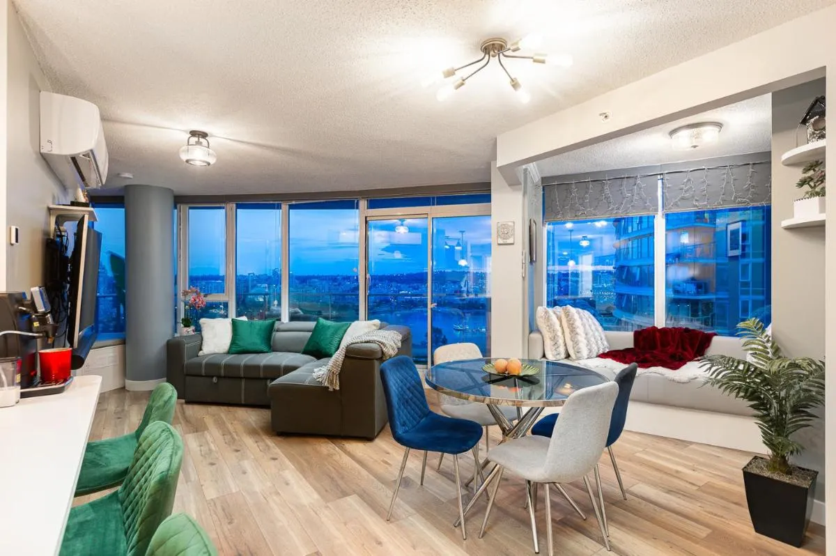 Image 5 of Condo in Downtown Vancouver – Near Rogers Arena