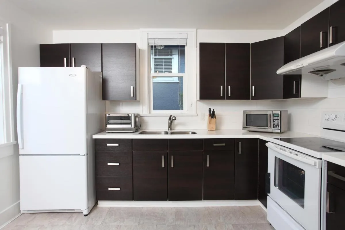Image 2 of Cozy Home in Kitslano, Vancouver. Free Parking.