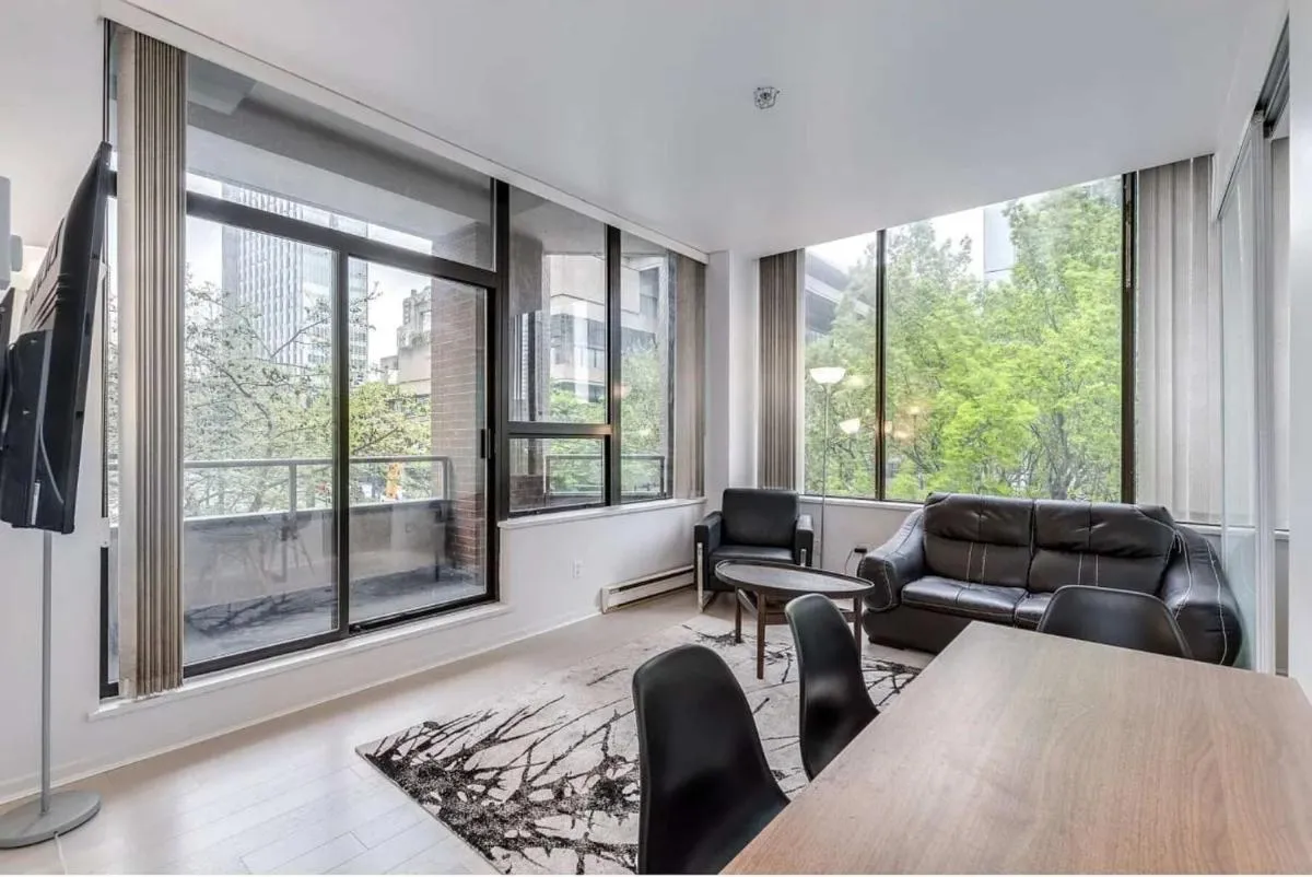 Image 2 of Elegant Central Oasis with Contemporary Comforts