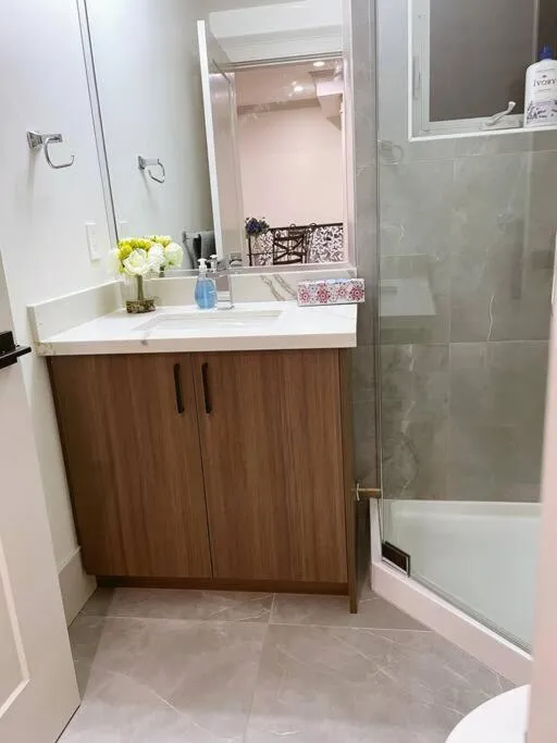 Image 3 of Entire Brand new 3 bedroom 2 bathroom Guesthouse
