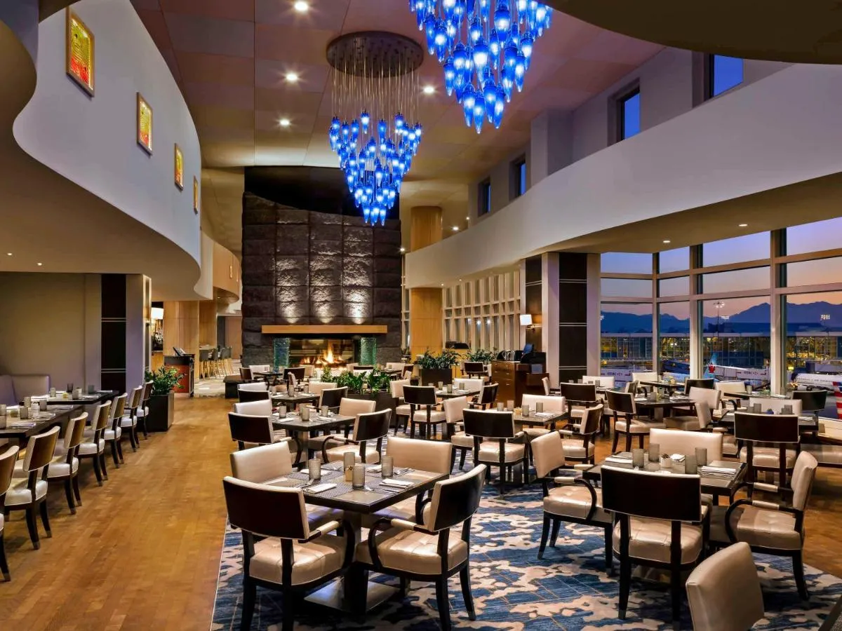 Image 4 of Fairmont Vancouver Airport In-Terminal Hotel