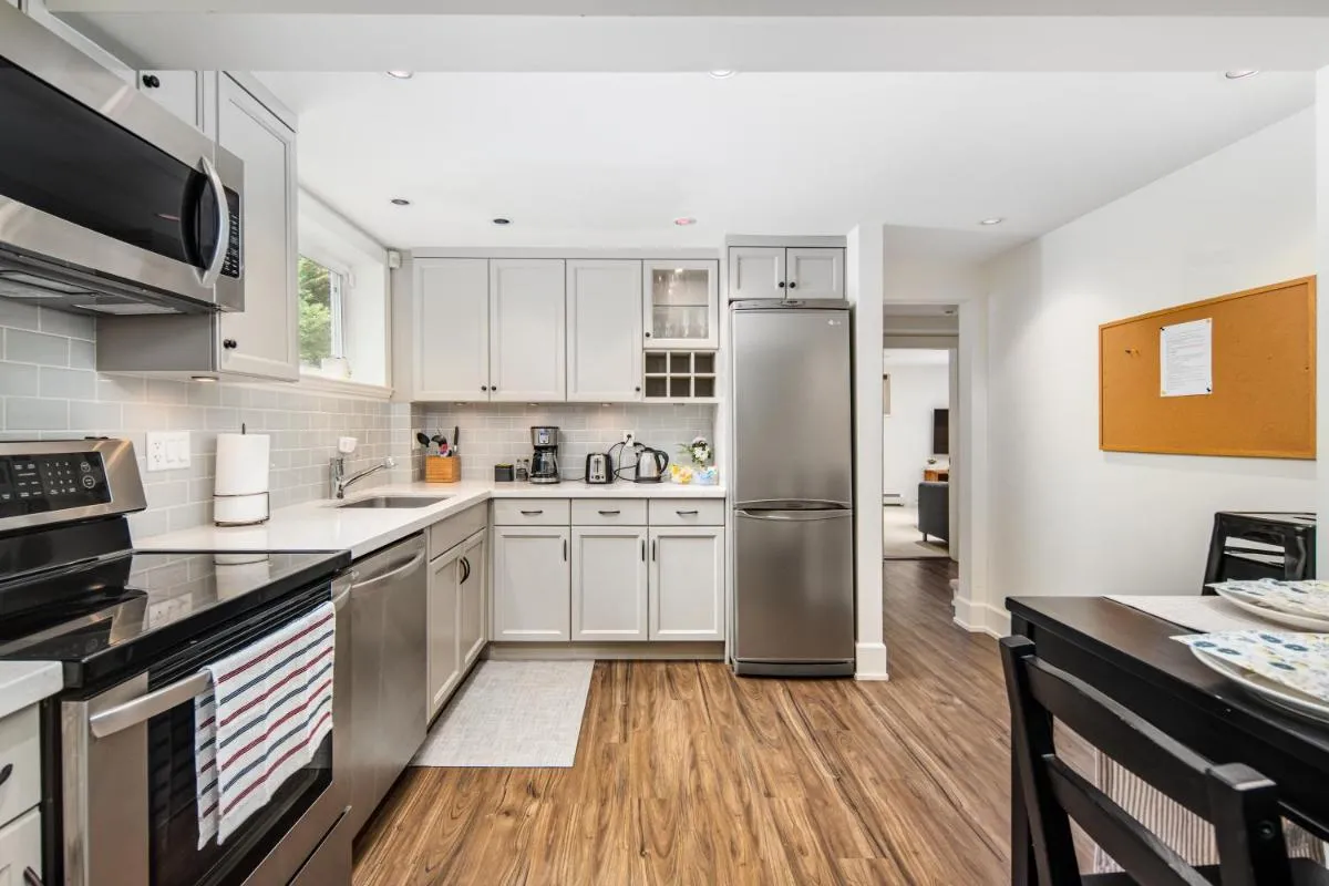 Image 2 of Gorgeous 4 Bedroom Garden Level Suite at Vancouver West & UBC