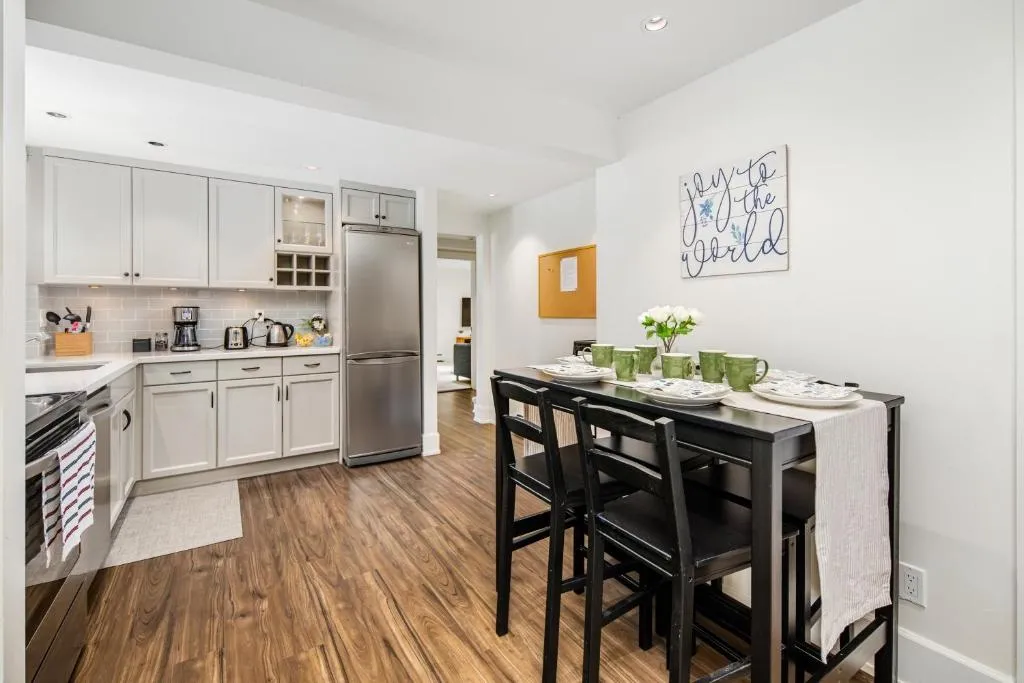 Image of Gorgeous 4 Bedroom Garden Level Suite at Vancouver West & UBC