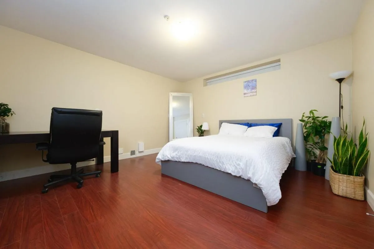 Image 5 of Guesthouse Room with Private Entrance