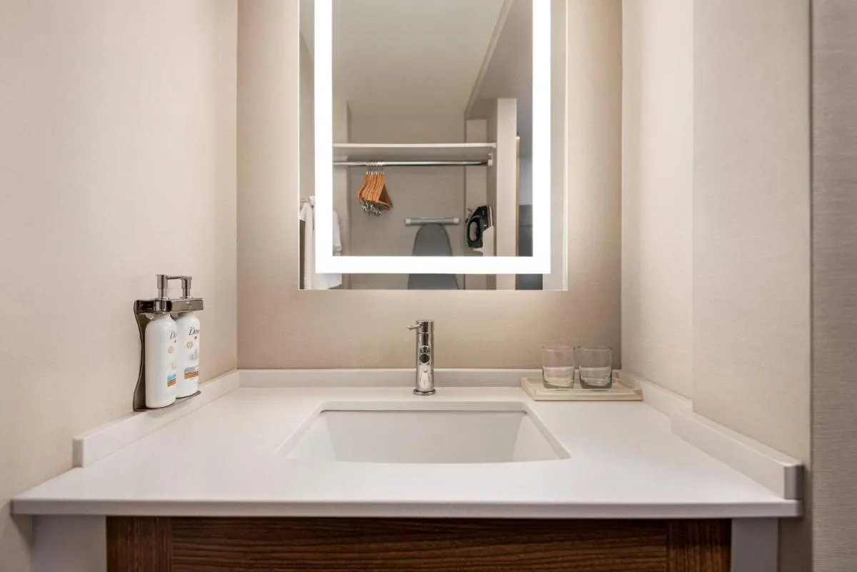 Image 2 of Holiday Inn & Suites Vancouver Downtown by IHG