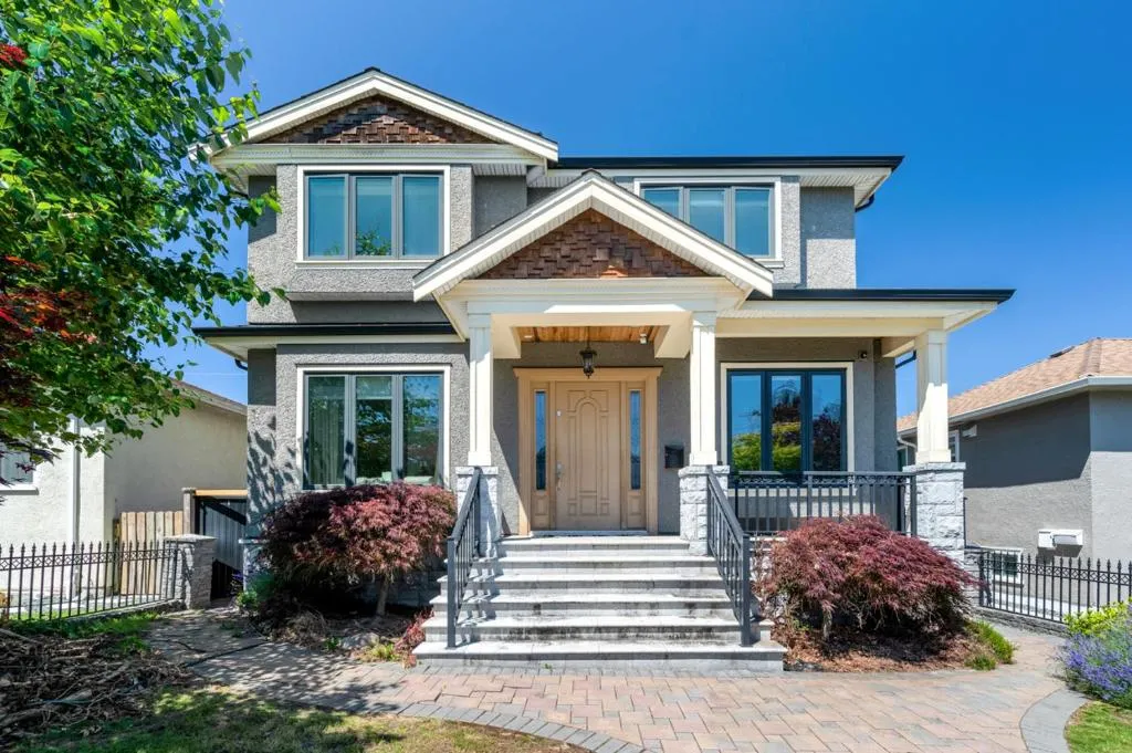 Image of Luxury 4-Bedroom Family Home