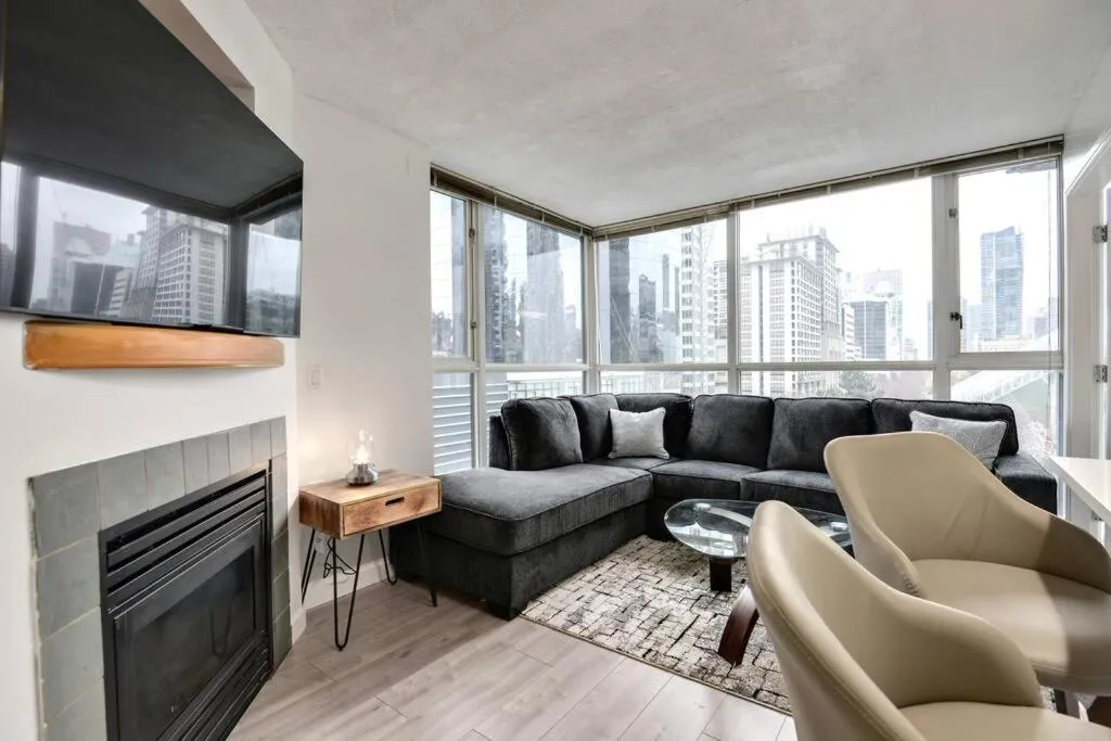 Image 4 of Luxury Condo in Downtown Vancouver with city view