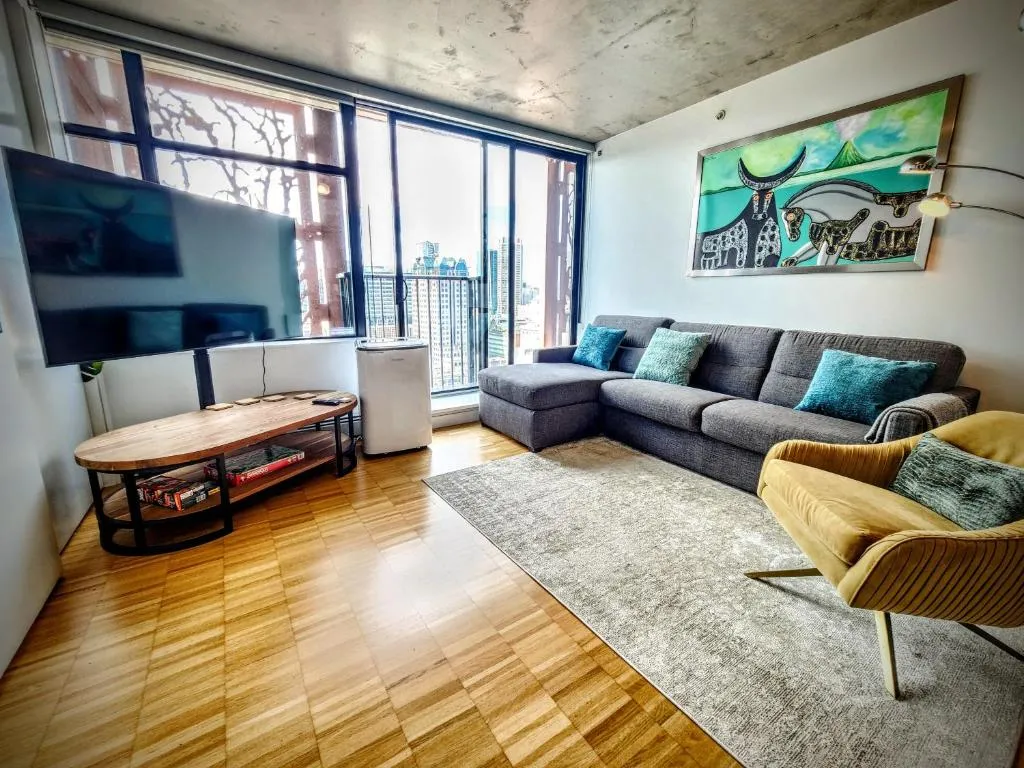 Image of Luxury Downtown Vancouver Suite