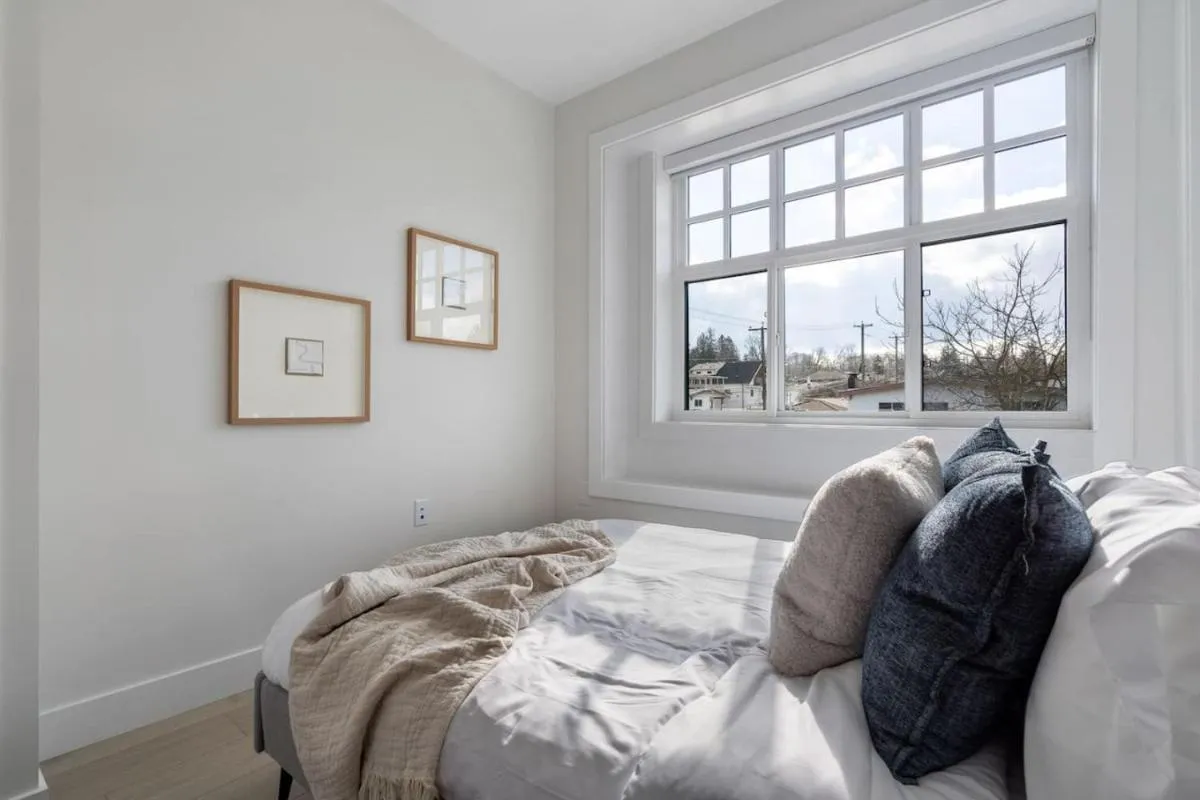 Image 5 of Modern Central Vancouver 3 Bedroom Gem