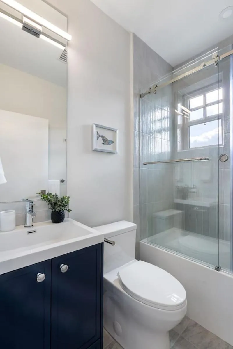 Image 6 of Modern Central Vancouver 3 Bedroom Gem