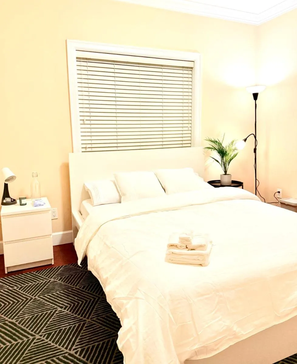 Image 5 of Modern & Cozy 2-Bed Suite in Vancouver