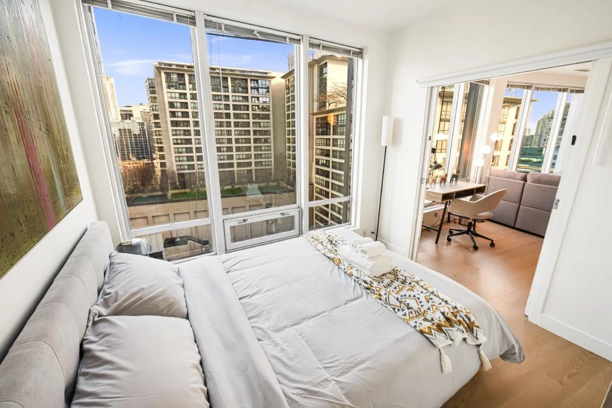Image 1 of Modern & Cozy Home in the Heart of Downtown Vancouver