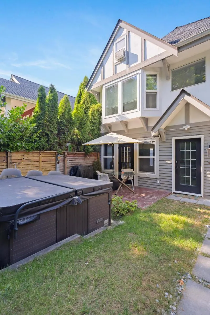 Image 5 of Modern Kitsilano 2 bedroom Home with a Hot Tub