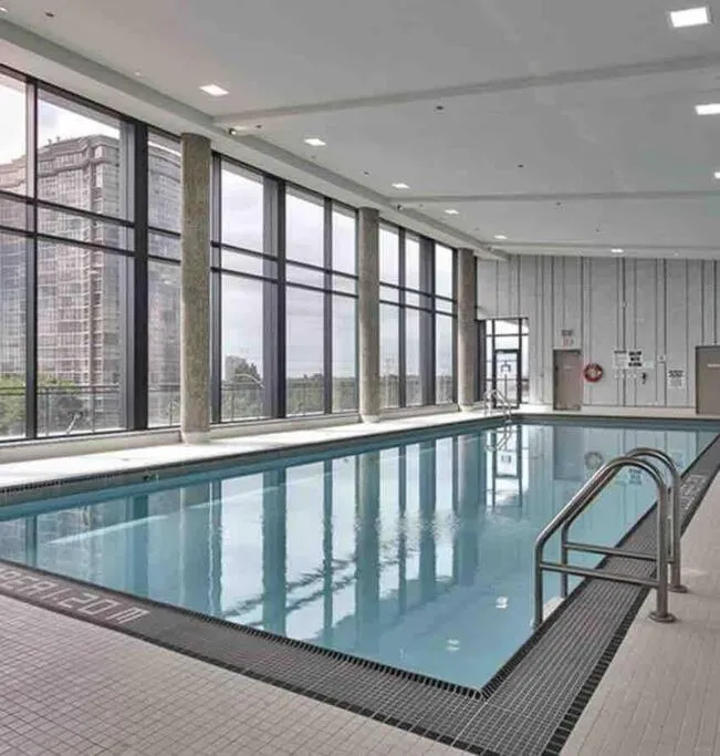 Image 3 of Modern spacious Apt plus Solarium and Den in Downtown Vancouver with Parking and Pool