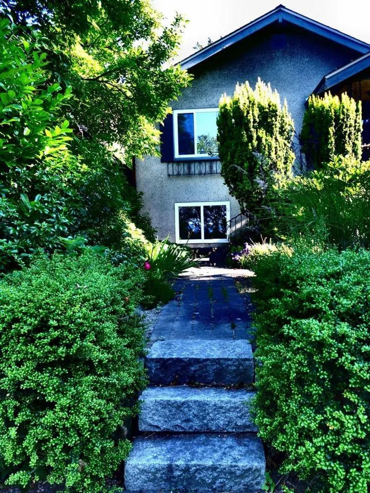 Image 6 of Neat, compact, private room in a lovely Vancouver neighbourhood